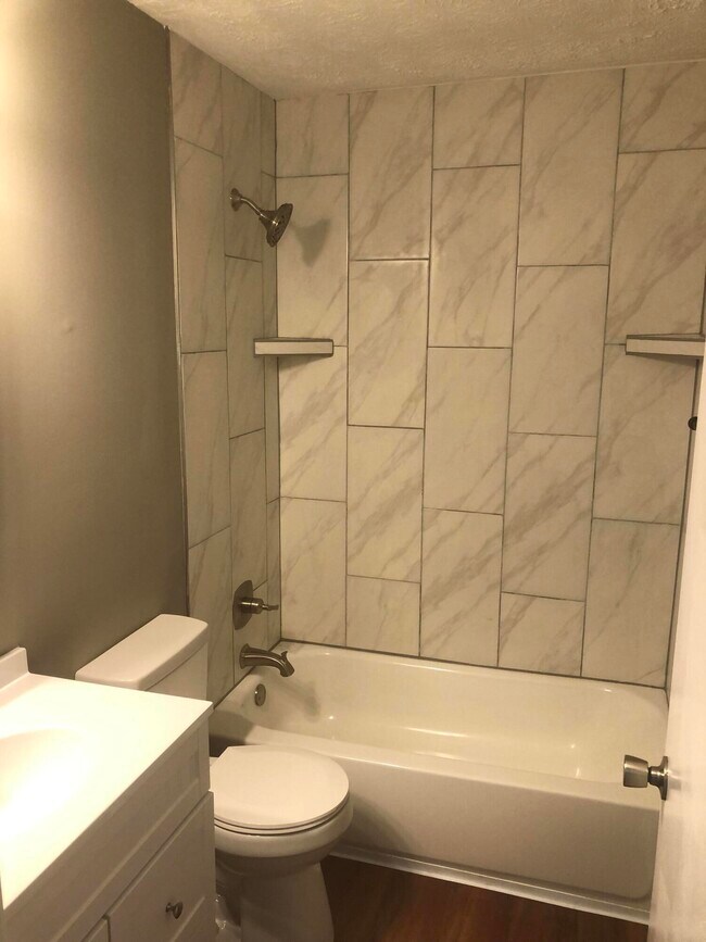 Building Photo - 3900 Sundart Dr