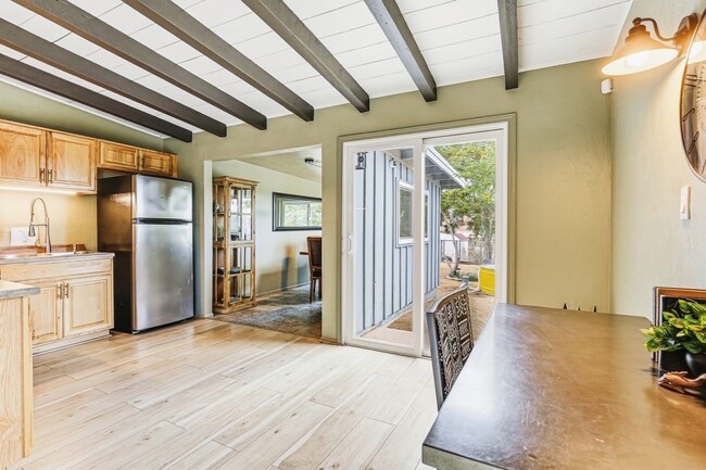 Building Photo - 61638 El Reposo Cir