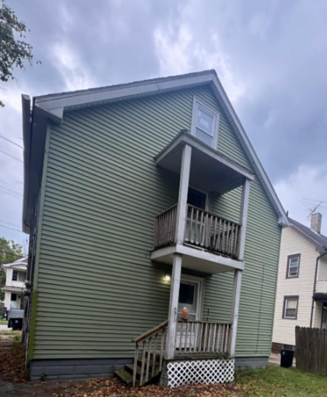 Building Photo - 15815 Parkgrove Ave