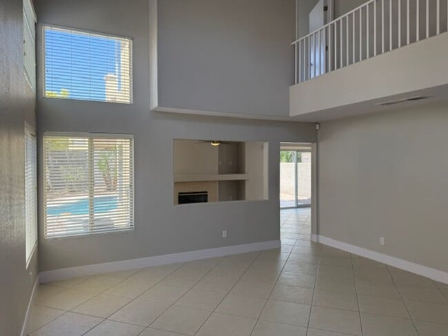 Building Photo - STUNNING & GORGEOUS 4 BED/2.5 BATH POOL HOME IN ELDORADO! *** ONLY $2,599 ***
