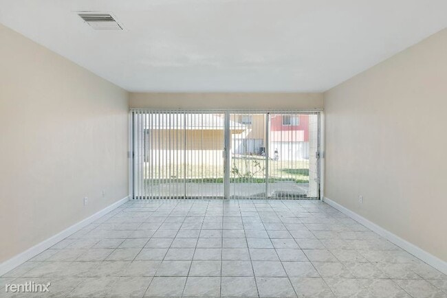 Building Photo - 1010 N Fiske Blvd