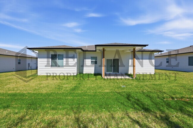 Building Photo - 613 Elmwood St