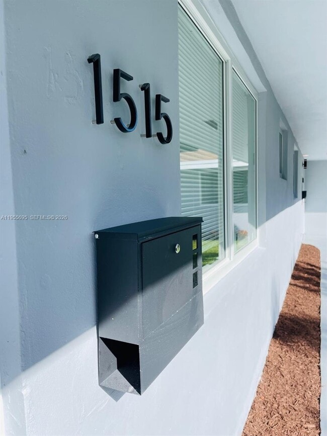 Building Photo - 1515 NE 110th St