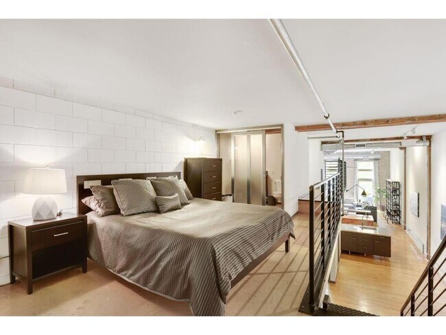 Building Photo - 801 N Washington Ave