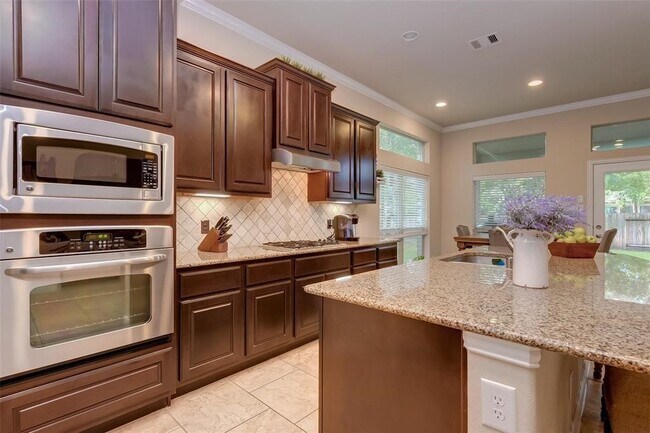 Building Photo - 3 Galleta Ct
