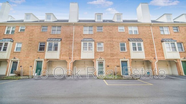Building Photo - 519 W 20th St