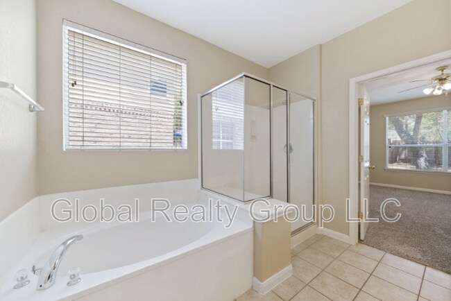 Building Photo - 20418 Cliff Park Ln