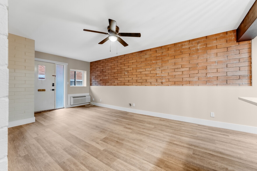 Building Photo - 2772 University Ave