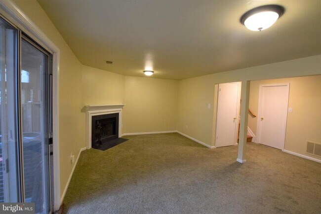 Building Photo - 6605 Briarleigh Way
