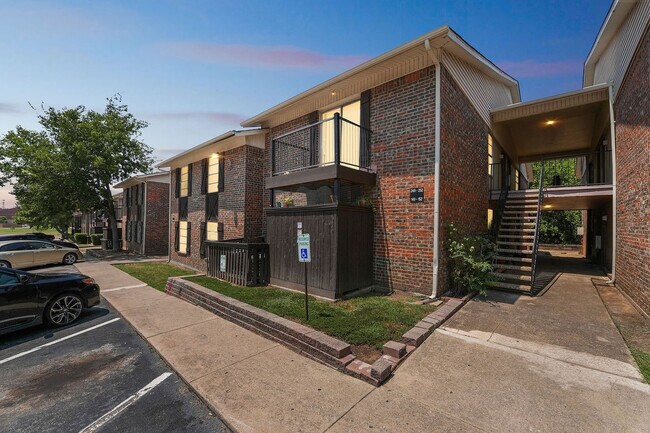 Building Photo - 2007 Teasley Ln
