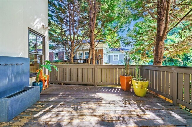 Building Photo - 868 Rosedale Rd NE