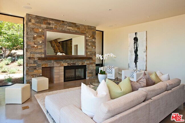 Building Photo - 6228 Sycamore Meadows Dr