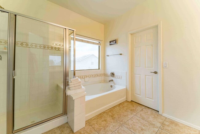 Building Photo - 1761 N St Francis Pl