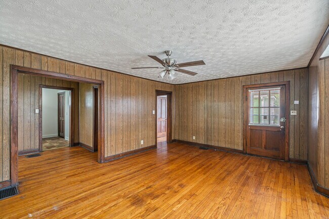 Building Photo - 1609 Dunbar St