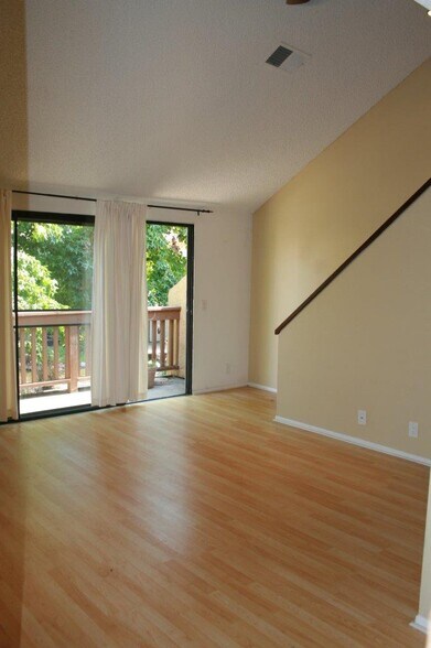 Building Photo - 169 Lemon Grv