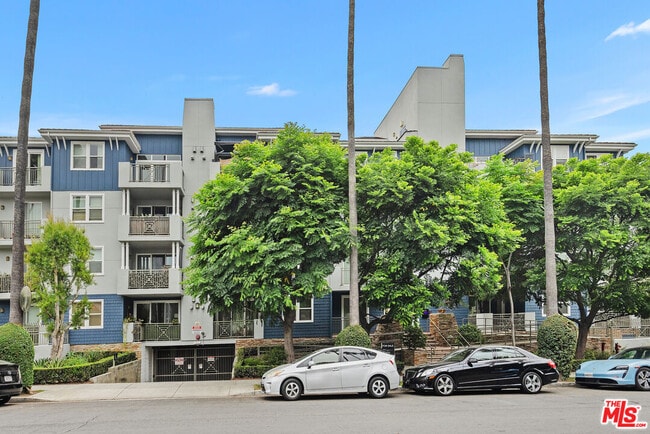 Building Photo - 6038 Carlton Way