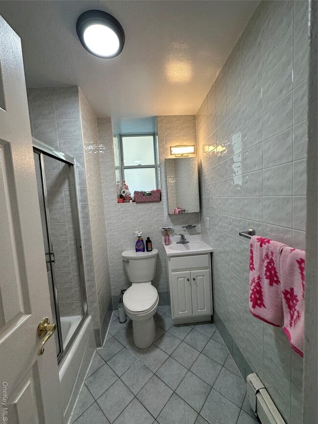 Building Photo - 25 W Broadway