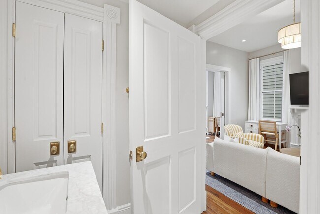 Building Photo - 309 Lorch St