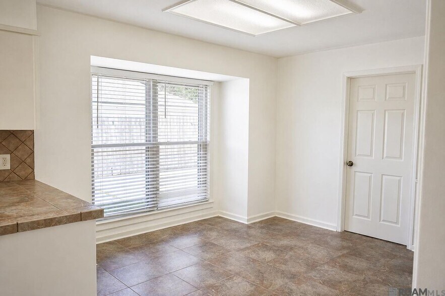 Building Photo - 13523 Willowridge Ave