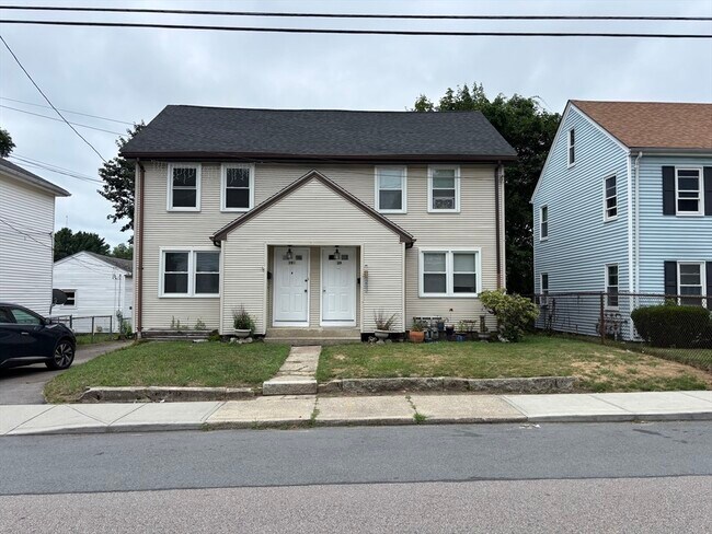 Primary Photo - 39 1/2 E Street Ext