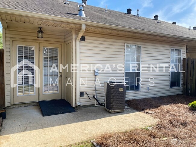 Building Photo - Townhome for Rent in Bessemer!  View with 48 Hours Notice!