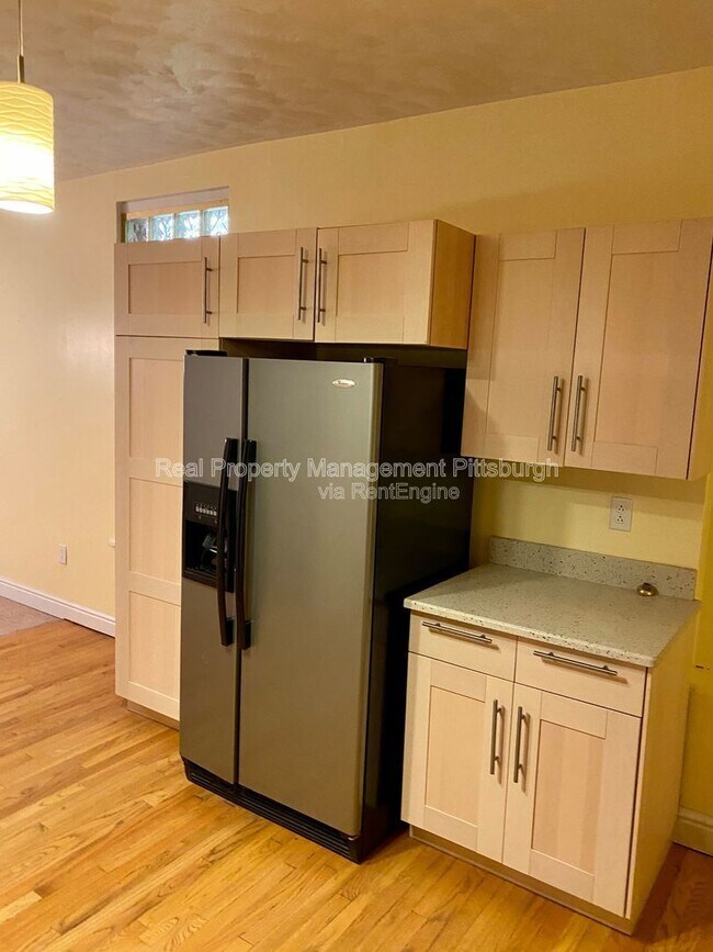 Building Photo - 1912 Jane St