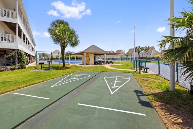 Building Photo - 775 Gulf Shore Dr