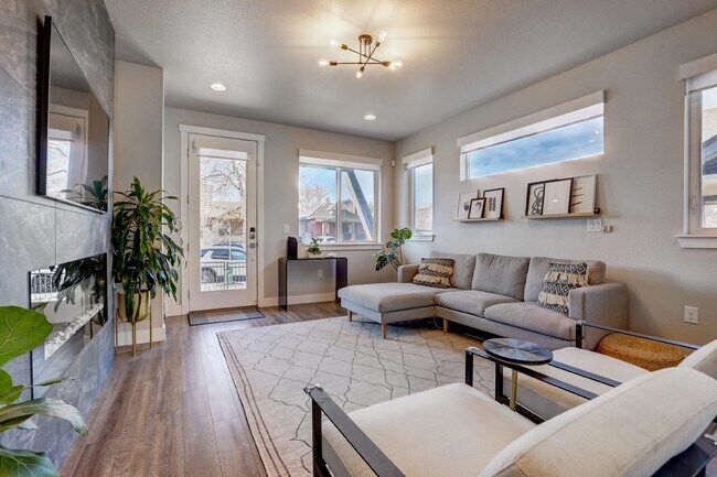 Building Photo - $4,145.95 - 3 Bed, 2.5 Bath Townhome In Denver with Central AC and Outdoor Space!