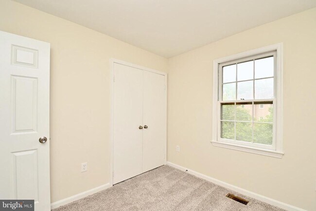 Building Photo - 8991 Omega Ct
