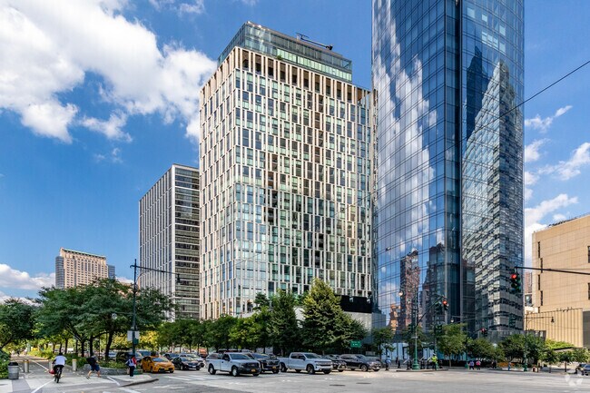 Primary Photo - 101 Warren St