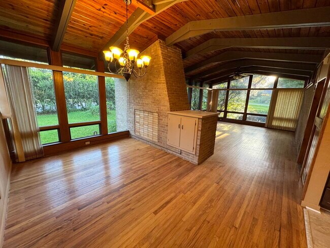 Building Photo - 1173 Seminole Dr