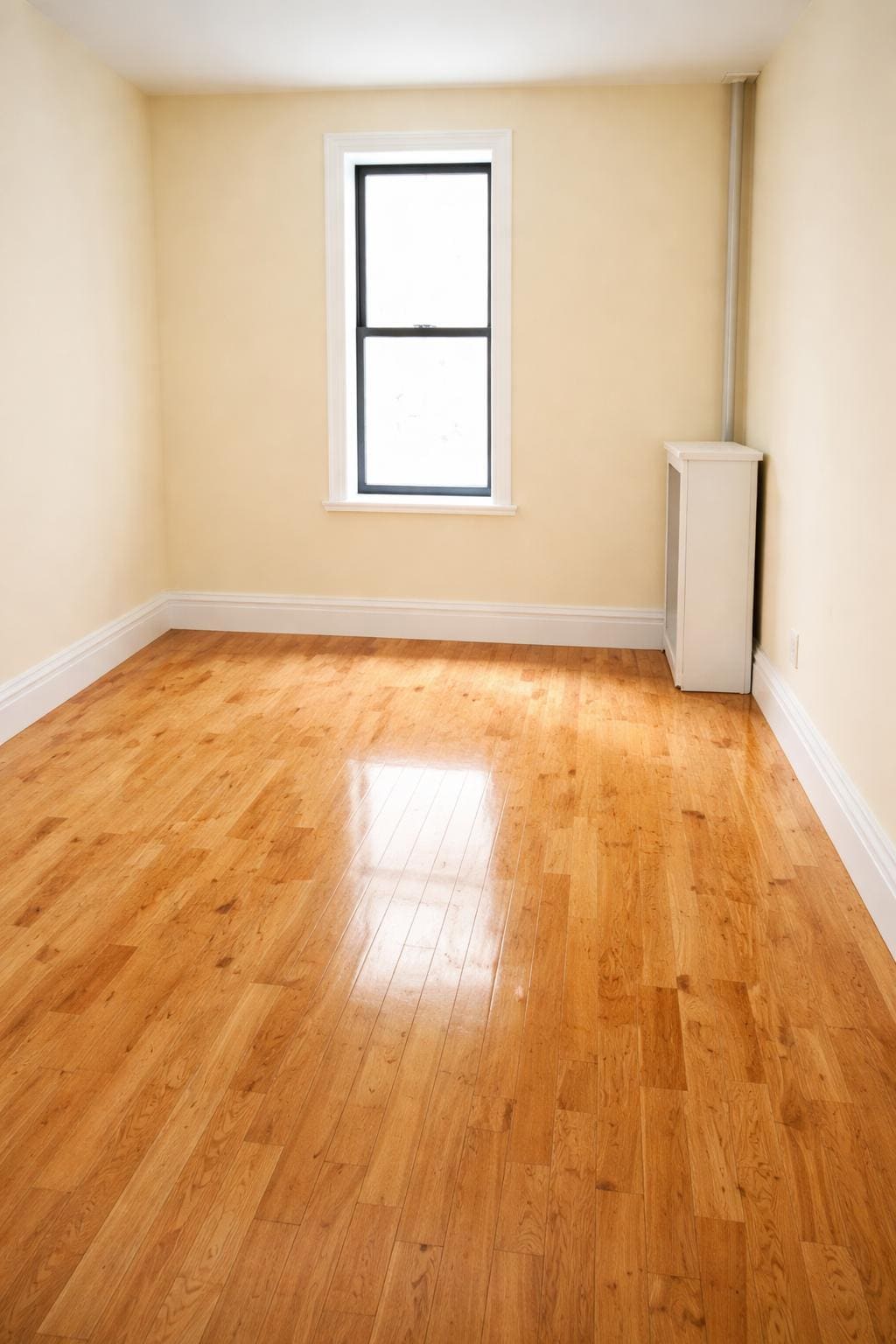 Building Photo - 609 W 196th St