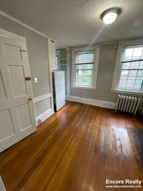 Building Photo - 3 Champney Pl