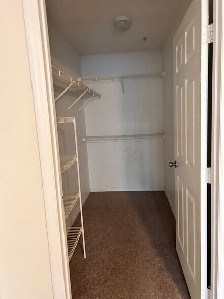 Building Photo - 4240 Summer Landing Dr