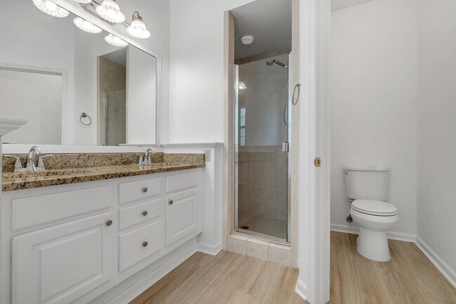 Building Photo - 848 Eagle View Dr