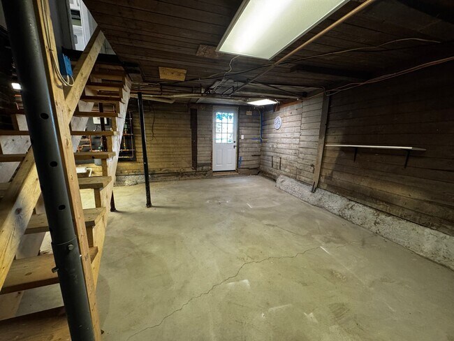 Building Photo - Spacious 3 Bedroom, 1.5 Bath House for Rent in Brewer