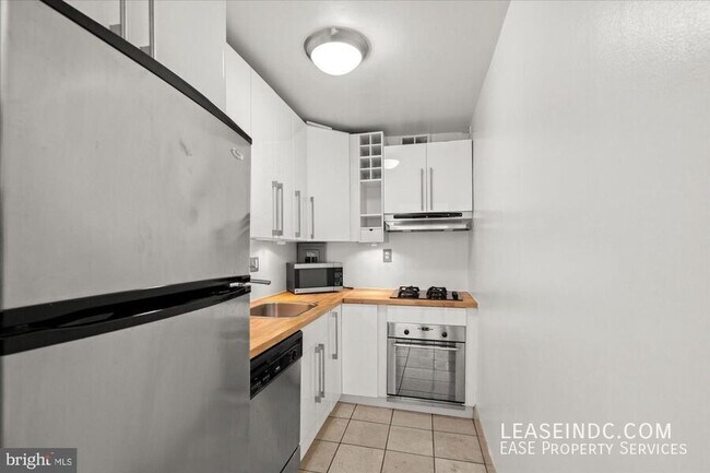 Building Photo - 1545 18th St NW