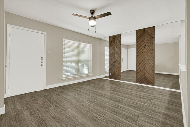 Building Photo - 11540 Chimney Rock Rd