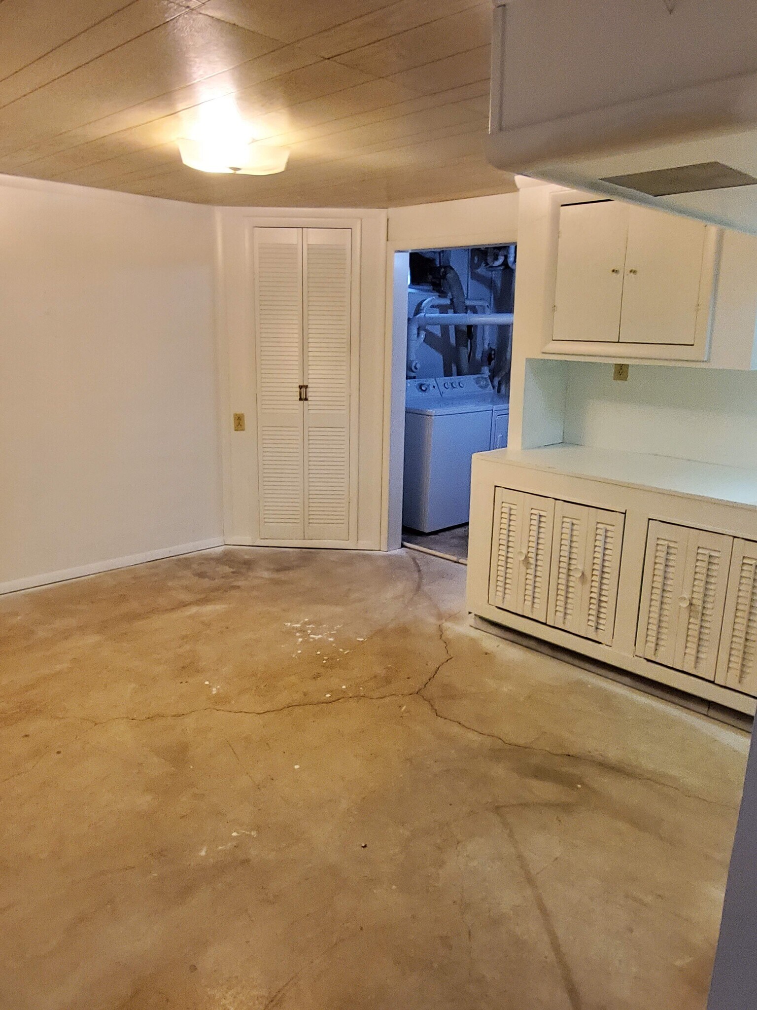 Building Photo - 3398 Reaver Ave