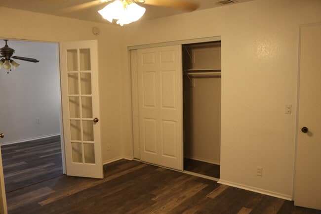 Building Photo - 4 bedrooms House for rent