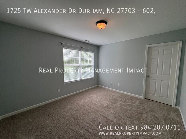 Building Photo - 1725 TW Alexander Dr