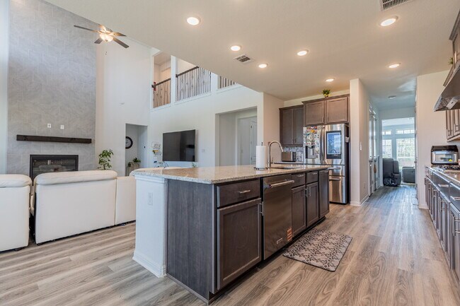 Building Photo - 2332 Giona Pl