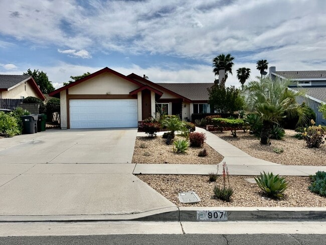 Building Photo - Nice Single Story Home