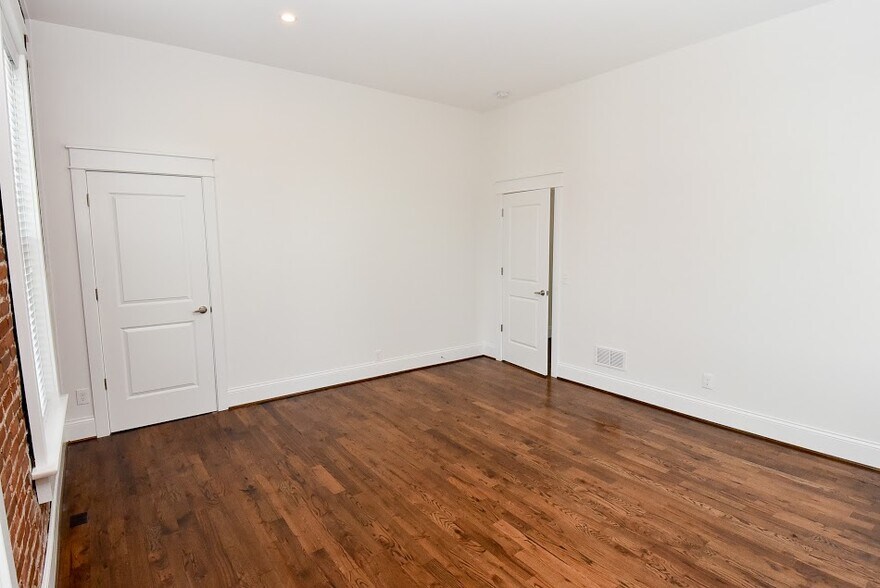 Building Photo - 1764 Frankfort Ave