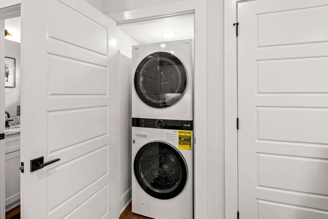 Building Photo - 1572 W Cato Springs Rd