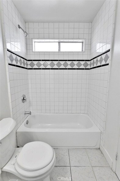 Building Photo - 348 W 83rd St