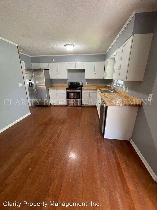 Building Photo - 3 br, 2 bath House - 917 Towanda Trail