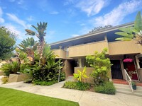 Building Photo - Beautiful 3B/2.5BA in Carlsbad!