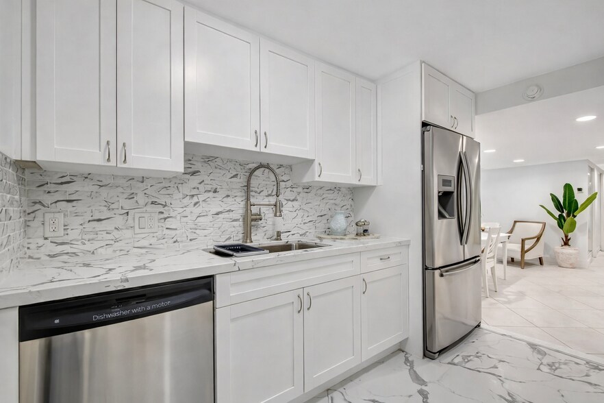 Building Photo - 5600 N Flagler Dr