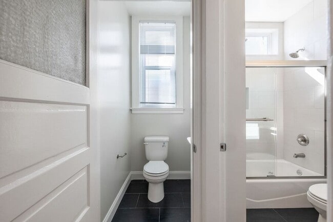 Building Photo - 1895 Page St